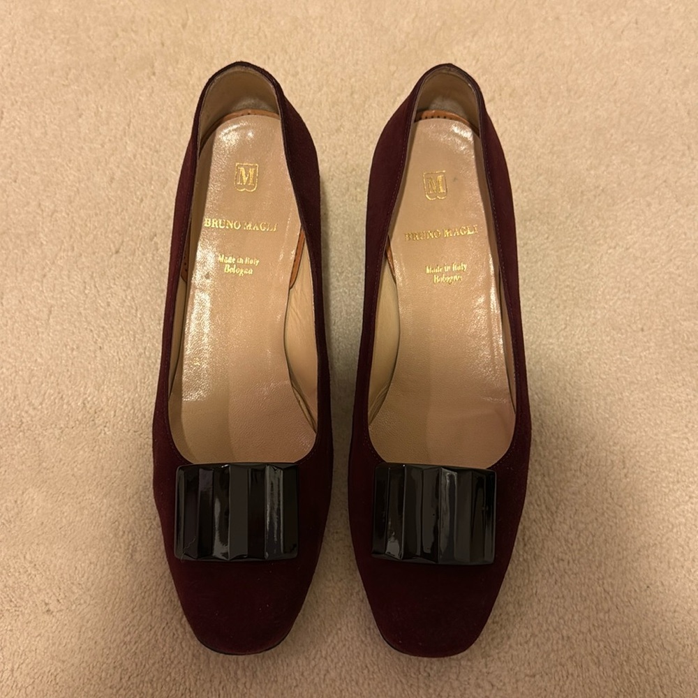 Bruno Magli 1.5 inch heel burgundy party pump. Suede. Barely worn no scuffs.